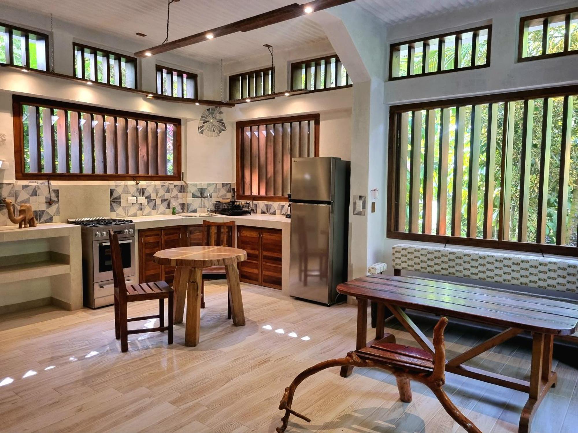 Omega Tours Eco-Jungle Lodge La Ceiba Buitenkant foto